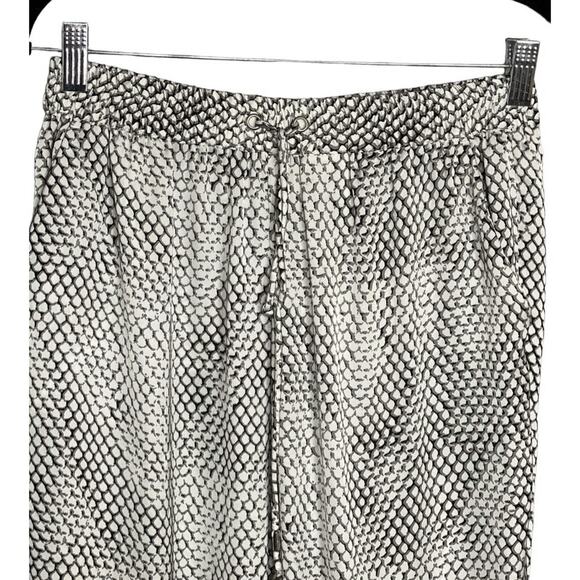 Michael Kors Womens Trouser Pants Joggy Style Snake Pattern Pockets Gray Size M - Picture 6 of 10